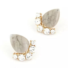 Load image into Gallery viewer, THORN Grey Statement Earrings
