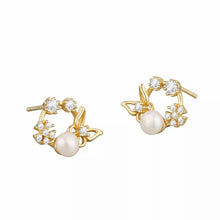 Load image into Gallery viewer, GISELLE Gold Studs
