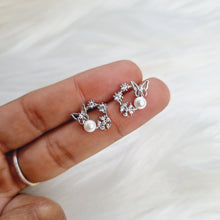 Load image into Gallery viewer, GISELLE Silver Studs
