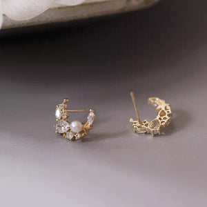 RILEE Gold Moon Studs