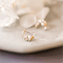 Load image into Gallery viewer, RILEE Gold Moon Studs
