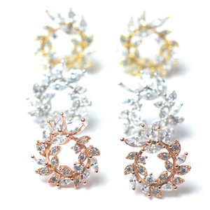 AMIRA Gold Studs - LILYANI LONDON